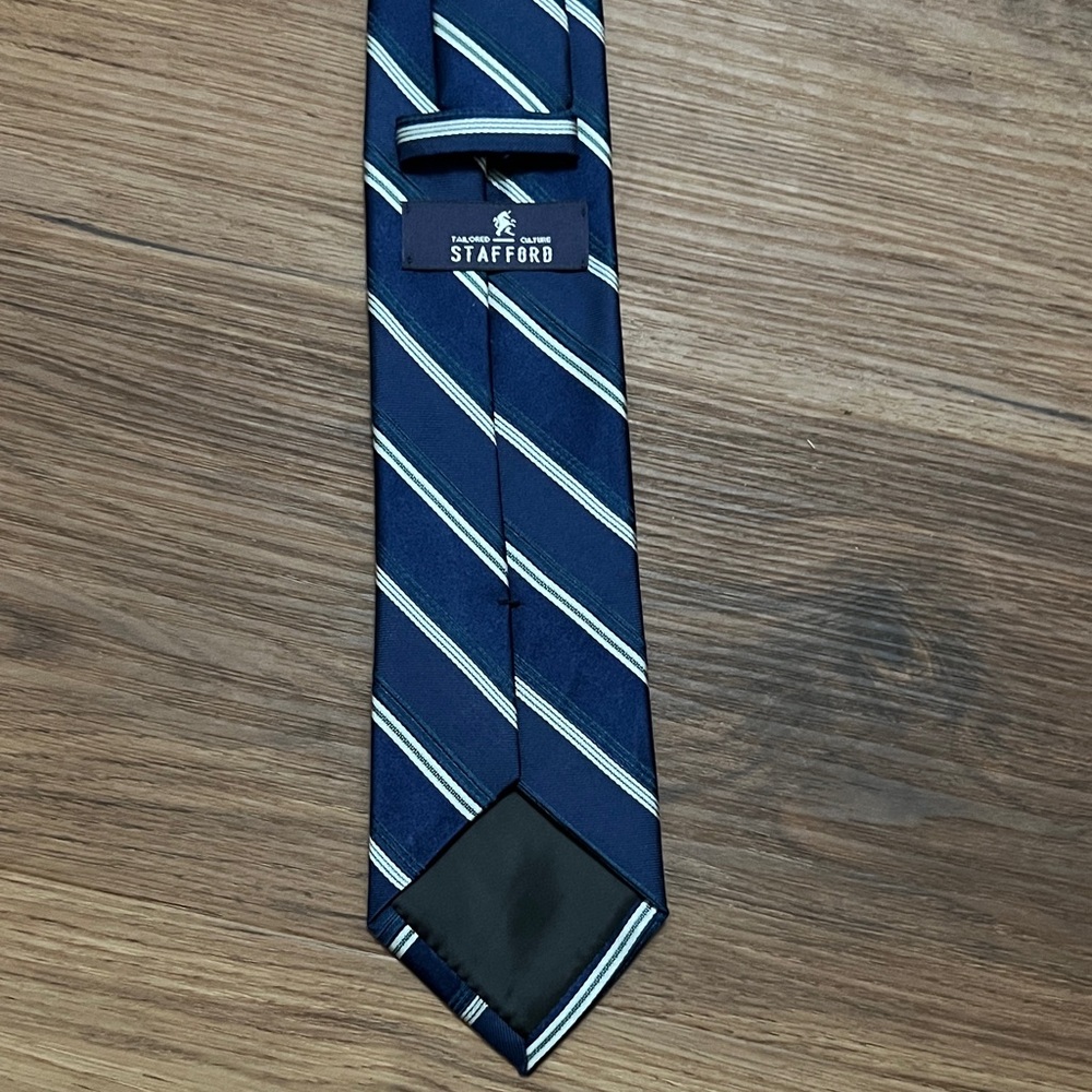 Stafford Classic Navy and White Striped Tie - Picture 3 of 4